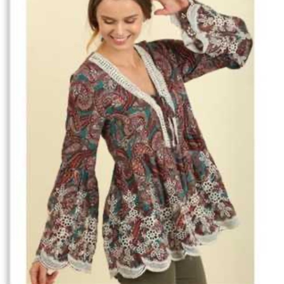 Umgee Tops - Umgee Boho Paisley Floral Print Bell Sleeve Tunic with Scalloped Hem Size 1XL
